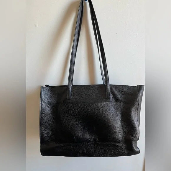 GUC: A beautiful black leather DKNY tote - Picture 6 of 16